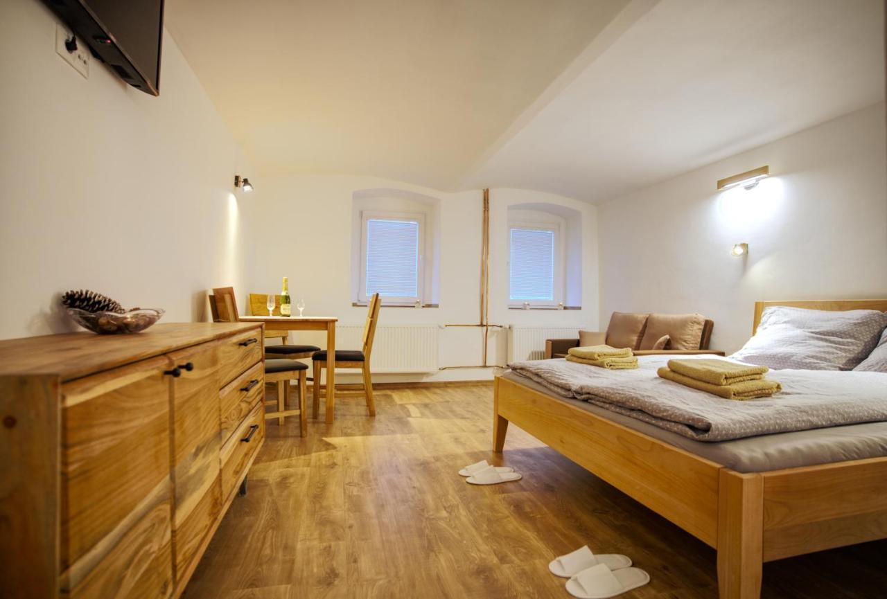 Apartmanek Mezi Kopci Leilighet Jáchymov Eksteriør bilde